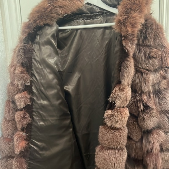 Beautiful “ REAL”brown fox with hood - Picture 6 of 10